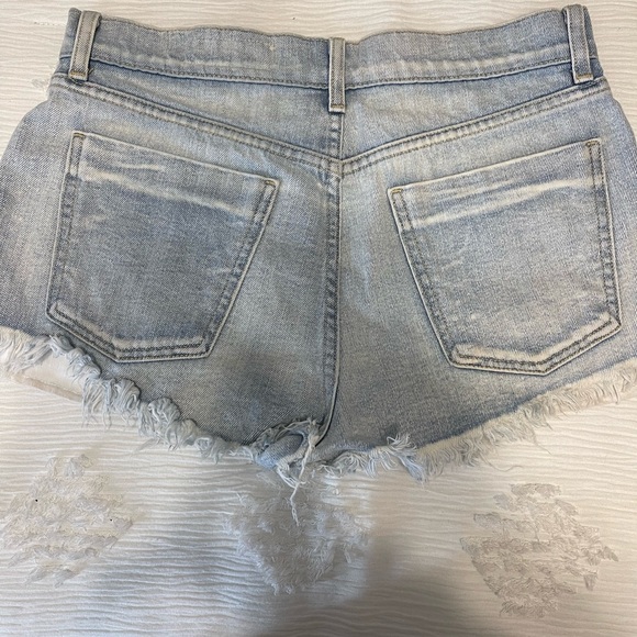 Light wash Festival short - Picture 2 of 3